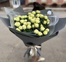 Букет Белые кустовые розы Солинеро в Натырбово